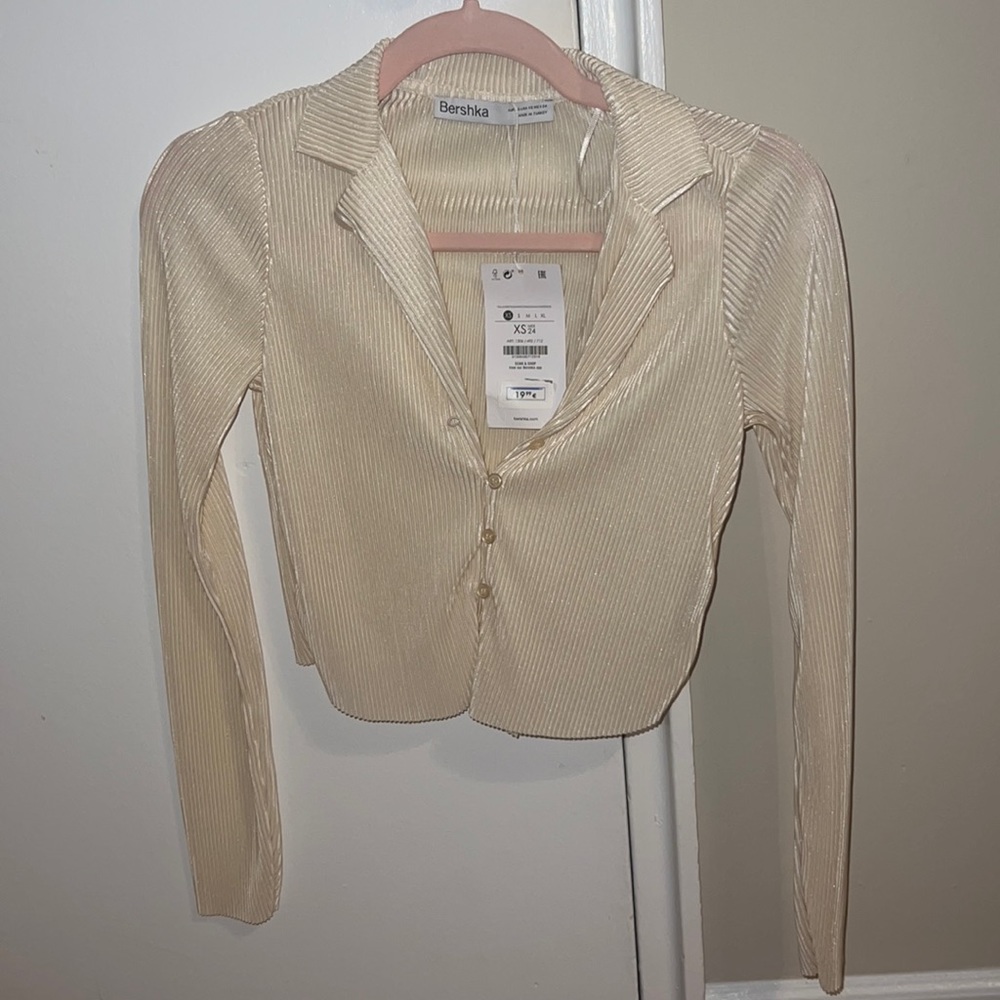 Long sleeve button down crop shirt
